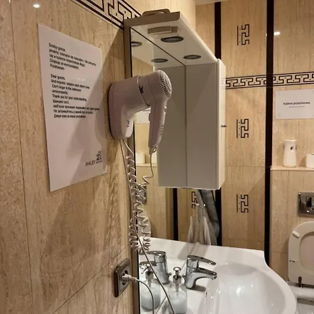 Citystay Chmielna בית הארחה