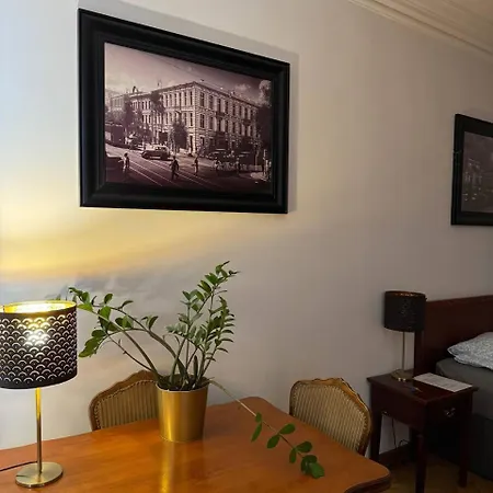 Konukevi Citystay Chmielna *