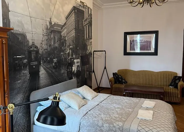 Citystay Chmielna * Варшава